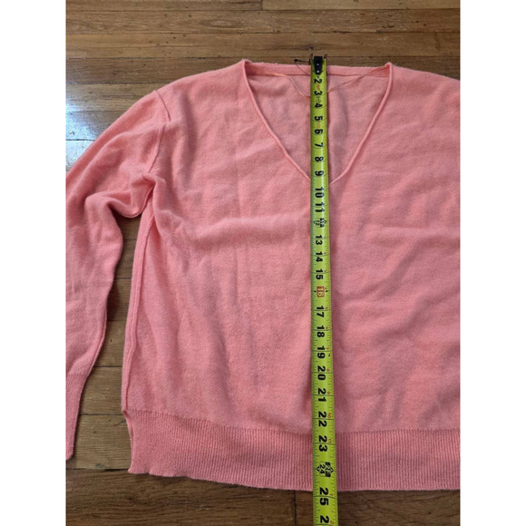 Free People 100% Cashmere V-neck Sweater Pullover Medium coral A001490 - Picture 3 of 8
